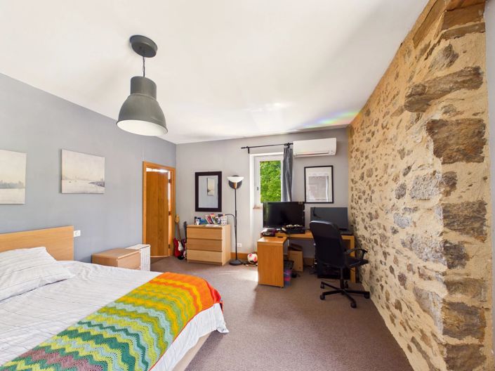 Image No.10-6 Bed House for sale