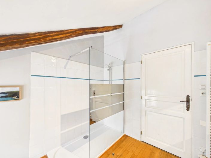 Image No.11-6 Bed House for sale