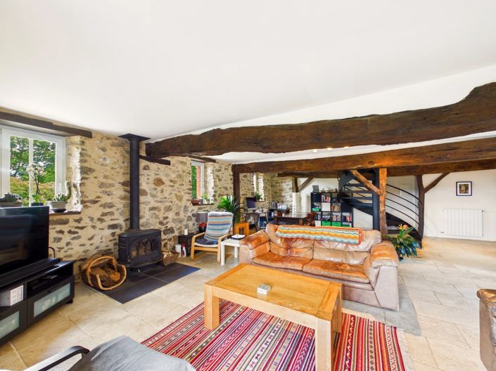 Image No.3-6 Bed House for sale