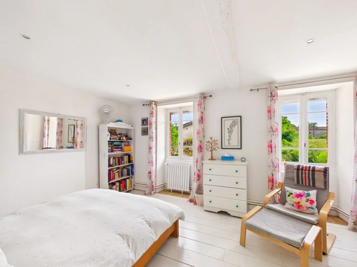 Image No.6-5 Bed House for sale