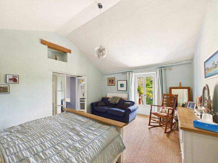 Image No.7-5 Bed House for sale