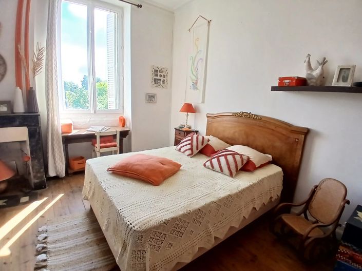 Image No.10-13 Bed House for sale