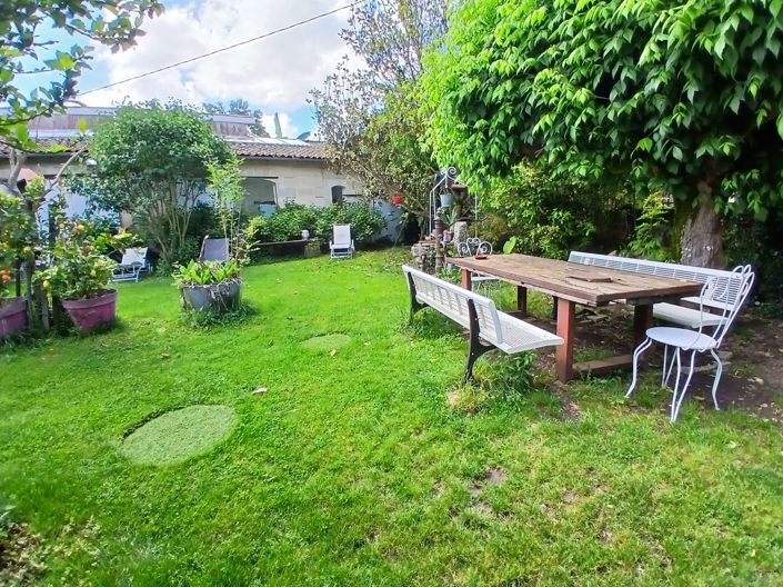 Image No.12-13 Bed House for sale