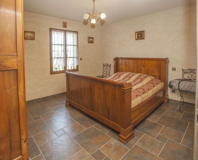 Image No.14-4 Bed House for sale