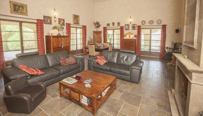 Image No.6-4 Bed House for sale