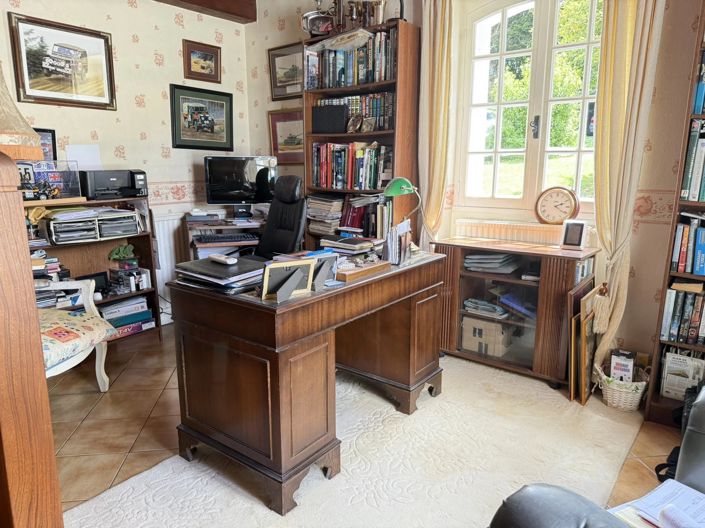 Image No.8-3 Bed House for sale