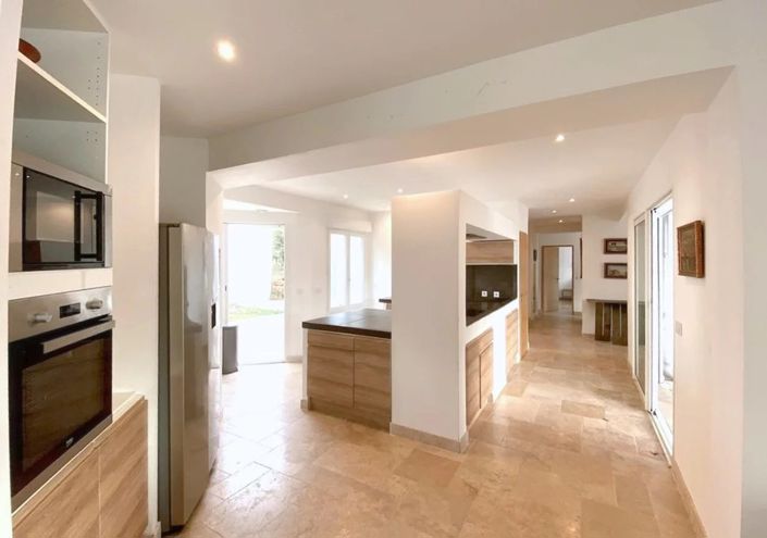 Image No.12-4 Bed House for sale