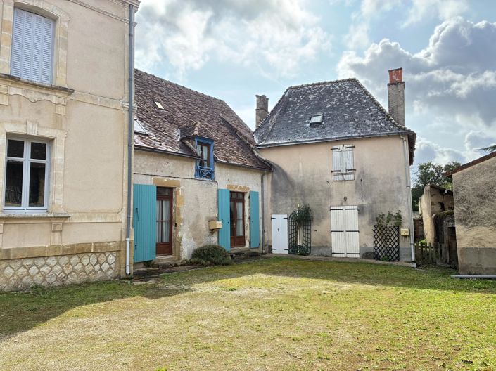 Image No.15-3 Bed Village House for sale