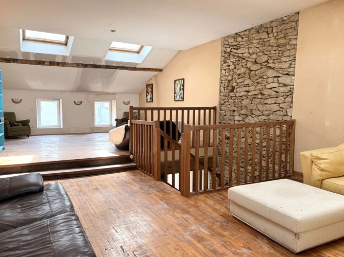 Image No.8-3 Bed House for sale