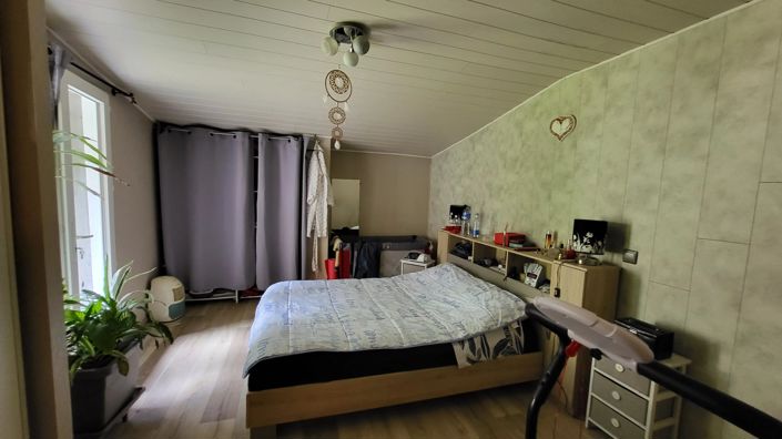 Image No.8-4 Bed House for sale