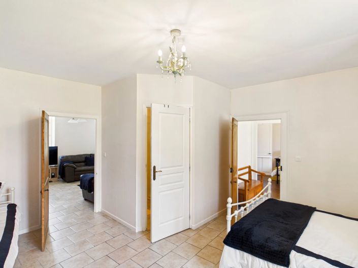 Image No.12-14 Bed House for sale
