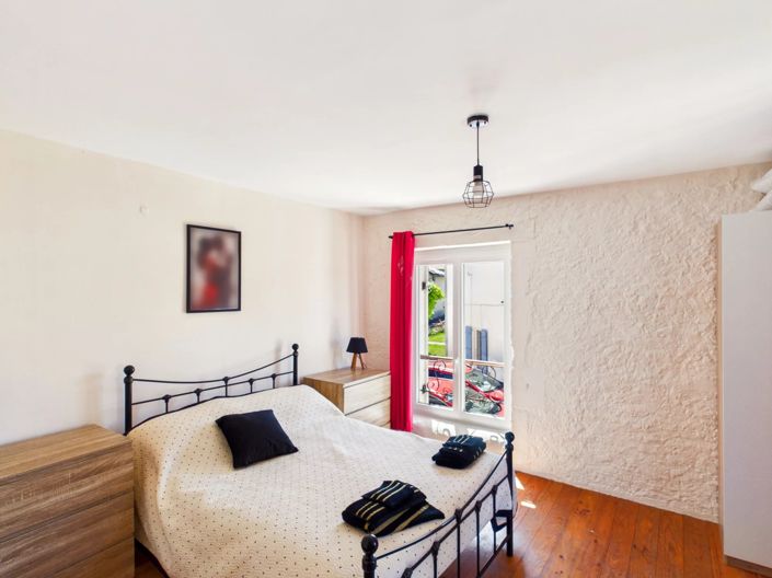 Image No.9-14 Bed House for sale