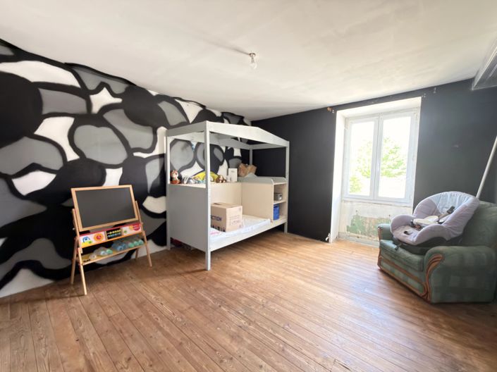 Image No.10-4 Bed House for sale