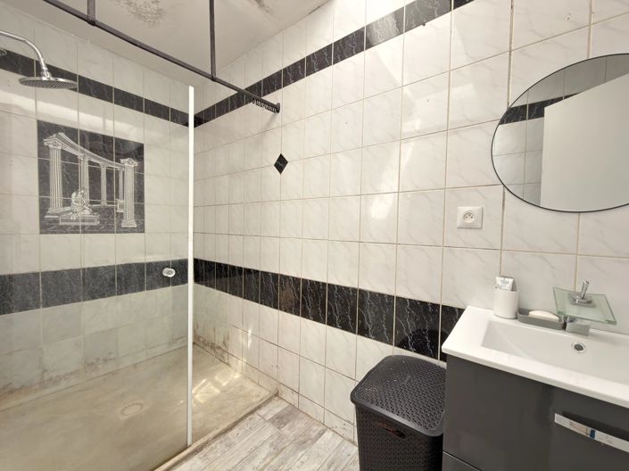 Image No.7-4 Bed House for sale