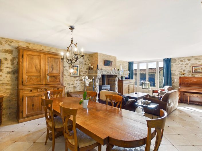 Image No.3-5 Bed House for sale