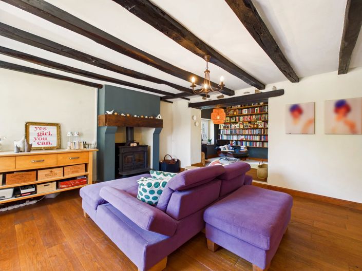 Image No.10-3 Bed House for sale