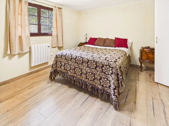 Image No.10-3 Bed House for sale