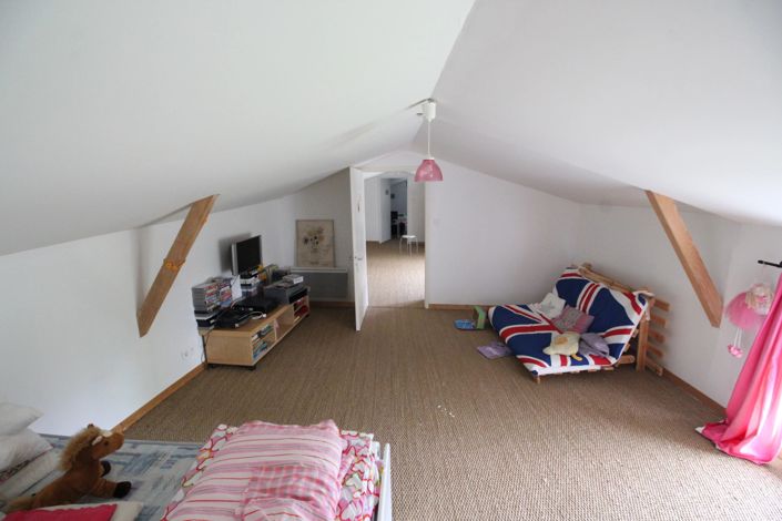 Image No.10-3 Bed House for sale