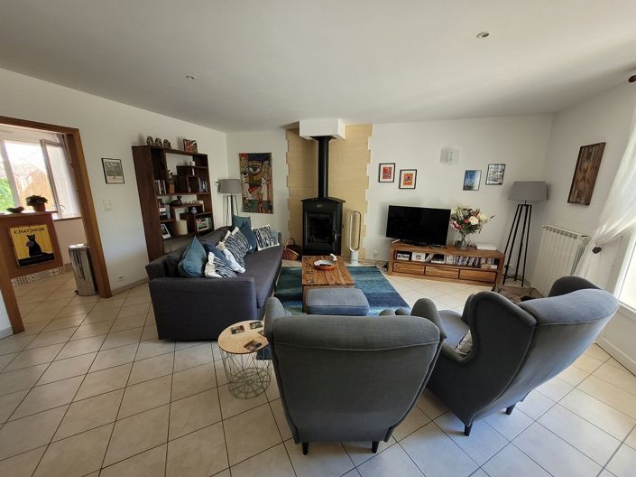 Image No.9-3 Bed House for sale