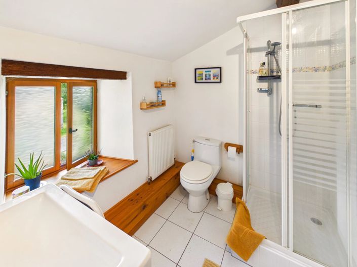Image No.13-6 Bed Village House for sale