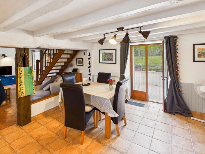 Image No.5-6 Bed Village House for sale