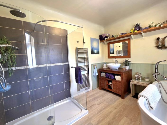 Image No.14-5 Bed House for sale
