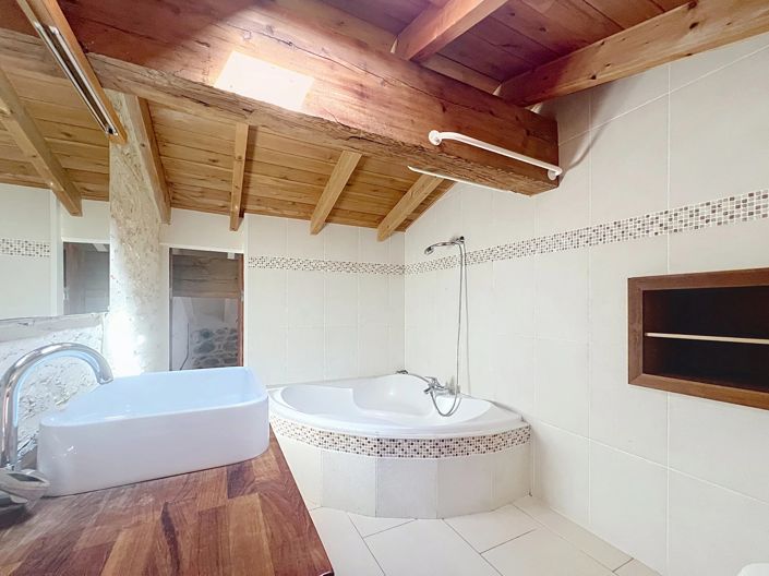 Image No.8-3 Bed Village House for sale