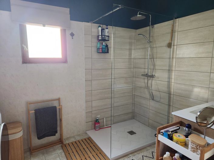 Image No.7-4 Bed House for sale