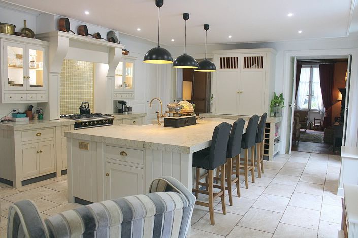 Image No.4-10 Bed House for sale