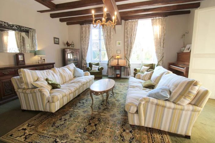 Image No.6-10 Bed House for sale