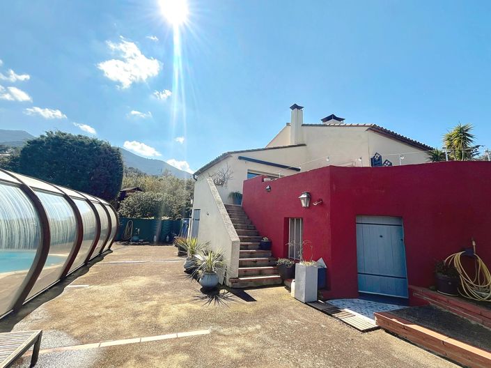 Image No.2-4 Bed House for sale