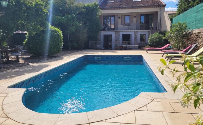 A Charming, Characterful Village House, Fully Renovated, Offering 250 M2 Of Living Space And A Lovel