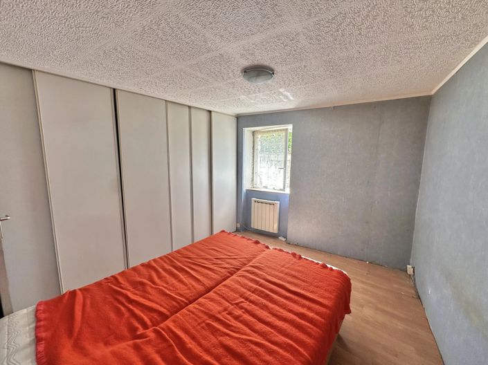 Image No.8-2 Bed House for sale