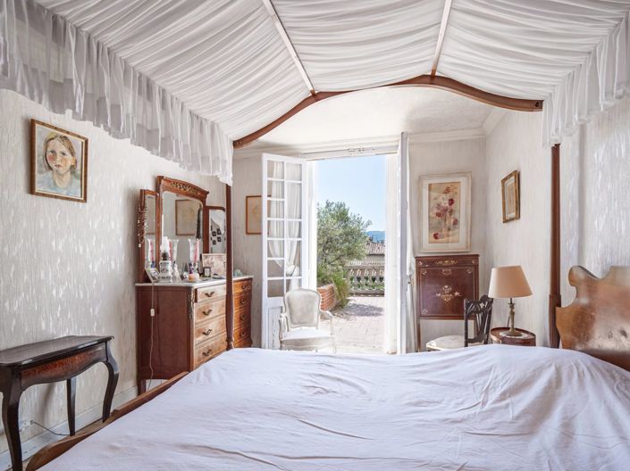 Image No.12-10 Bed House for sale