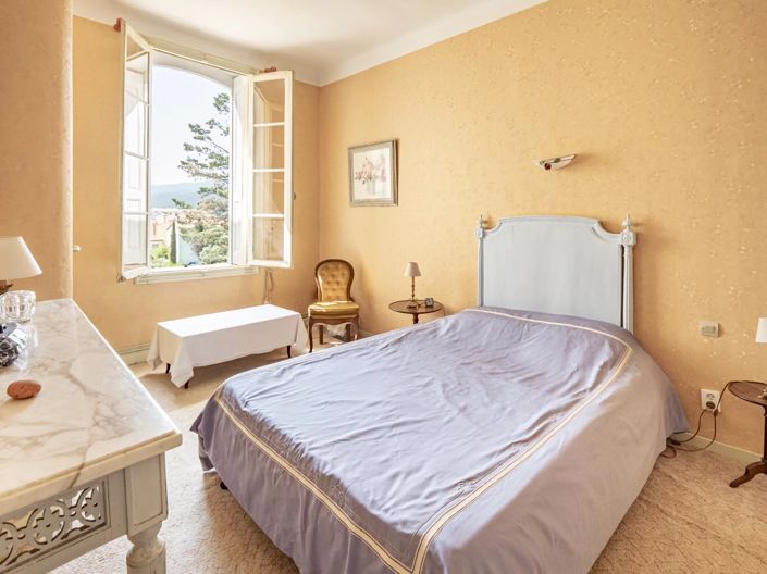 Image No.15-10 Bed House for sale