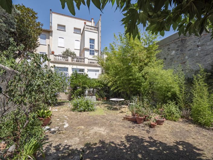 Image No.2-10 Bed House for sale