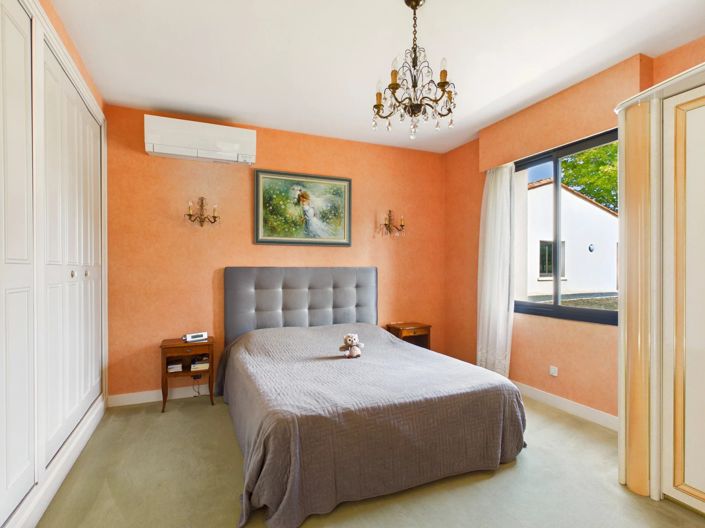 Image No.15-4 Bed House for sale
