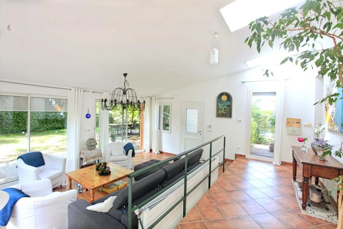 Image No.4-6 Bed Village House for sale