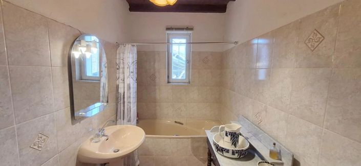 Image No.11-4 Bed House for sale