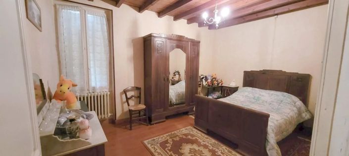 Image No.9-4 Bed House for sale