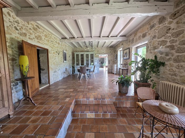 Image No.10-3 Bed House for sale