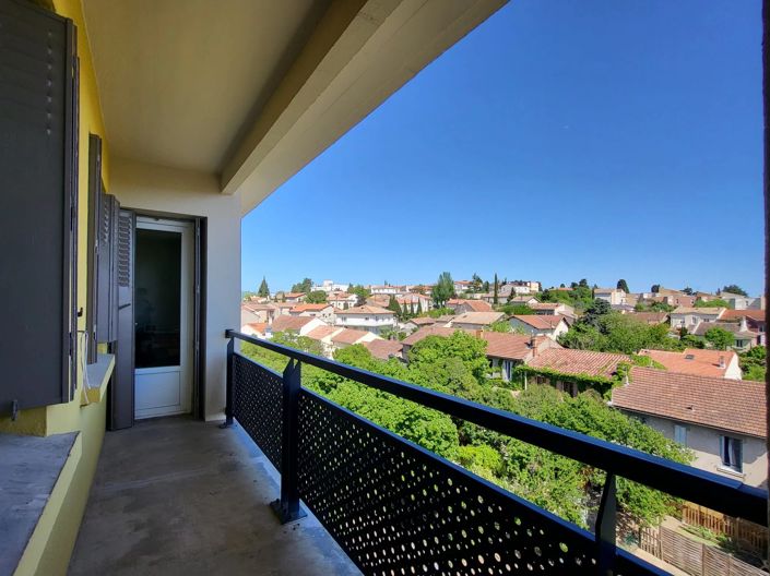 Image No.2-2 Bed Property for sale