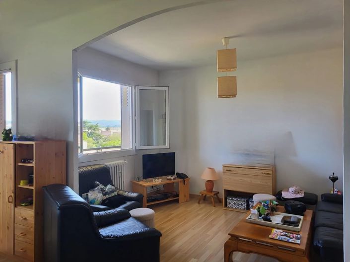 Image No.4-2 Bed Property for sale