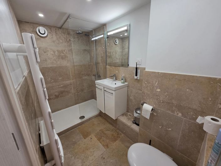 Image No.11-2 Bed House for sale