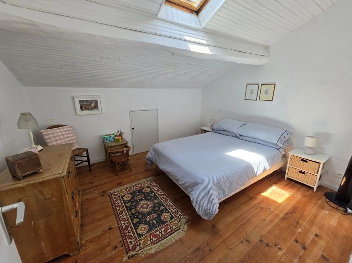 Image No.12-4 Bed House for sale