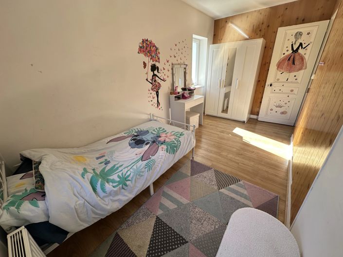 Image No.14-8 Bed House for sale