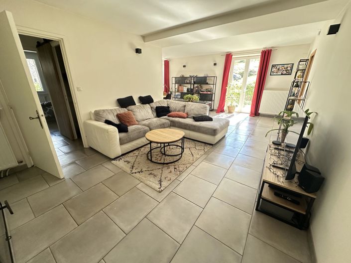 Image No.7-8 Bed House for sale