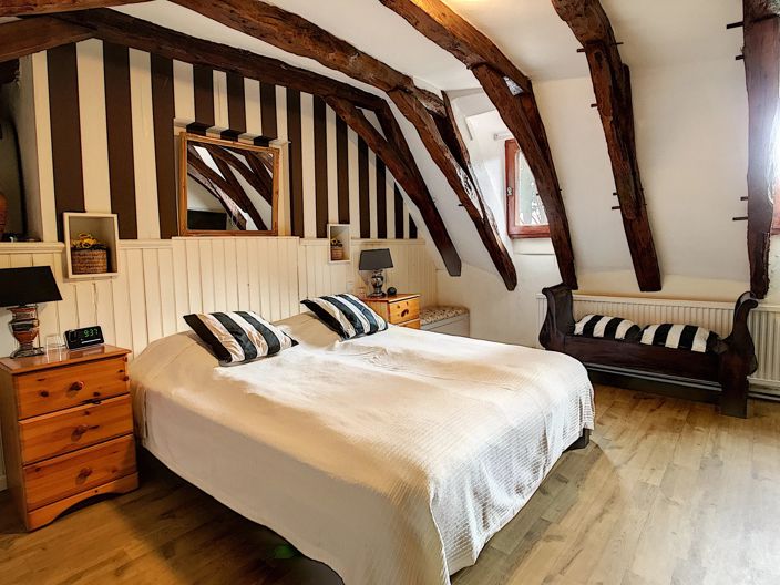 Image No.6-6 Bed House for sale