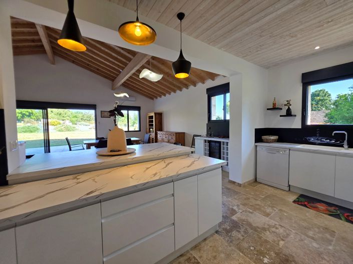 Image No.10-4 Bed House for sale