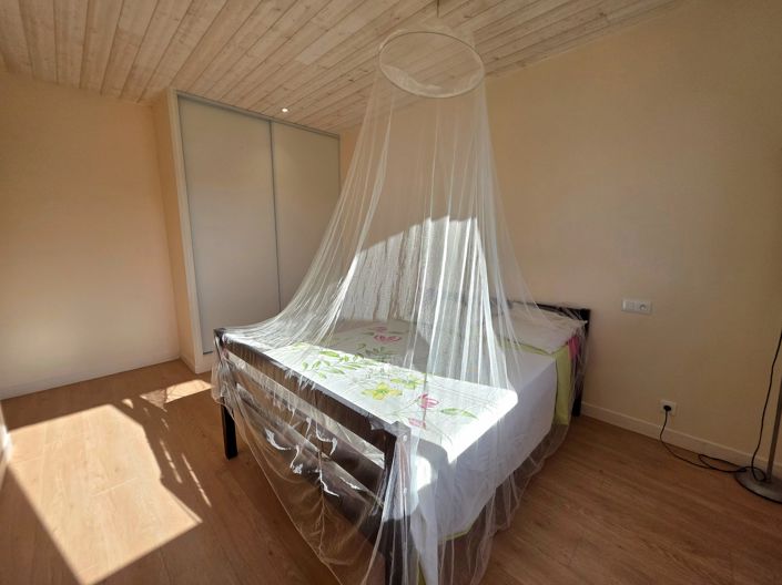 Image No.14-4 Bed House for sale